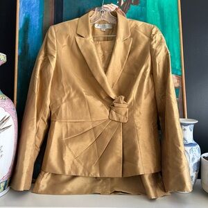 Y2K Tahari Gold Skirt Set Elegant and Versatile 8